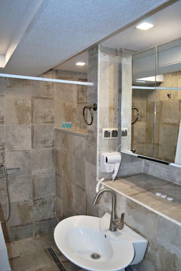 Nikas Apartment ティビリシ エクステリア 写真